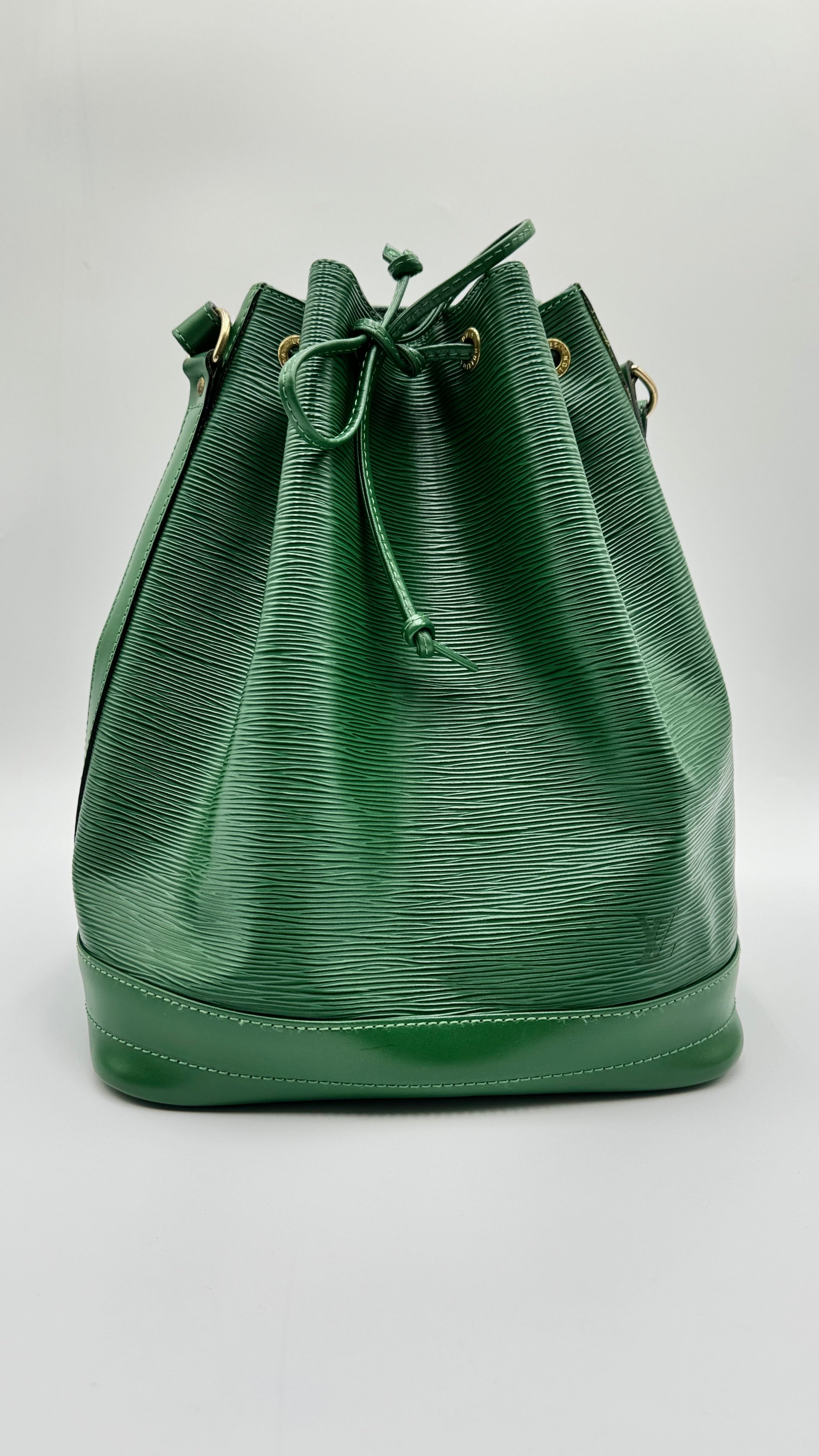 Louis Vuitton Epi Noe Borneo GM